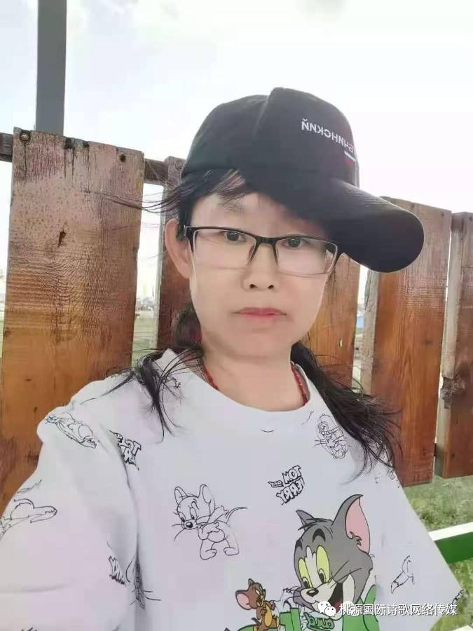 《犹念不经意的思绪飞舞在草堂》作者:蓝精灵【主播:涛声依旧】【桃源国际诗歌集团】桃源♬ 馨声（图8）