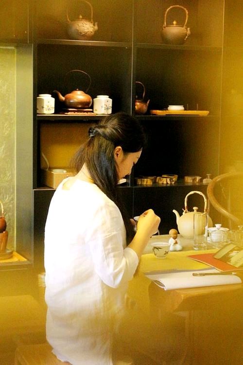 《犹念不经意的思绪飞舞在草堂》作者:蓝精灵【主播:涛声依旧】【桃源国际诗歌集团】桃源♬ 馨声（图6）
