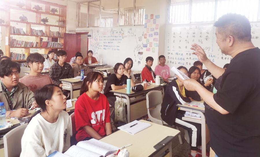 曾令娥：与孟国泰先生一起玩教育（图6）