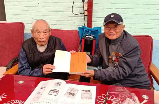 《两位抗美援朝功臣第一次握手》记者赵齐、通讯员仁众牛报道(图4)