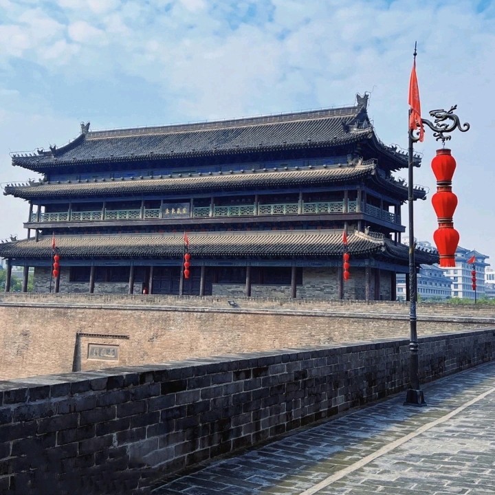 【蓝月亮诗刊】签约诗人：月下老人／今世有缘（外四首）
