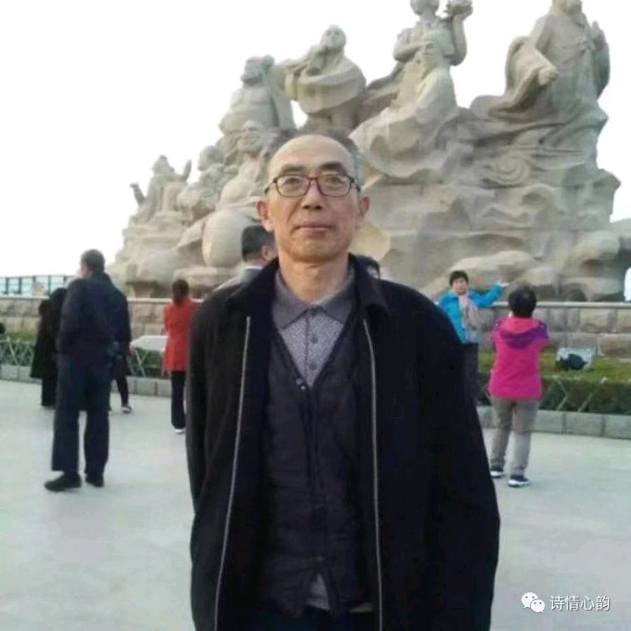 仓央嘉措新疆诗社审辑主任李万春新作:《暮春里的黄河湾》——【中华诗词】征稿——都市头条（图3）