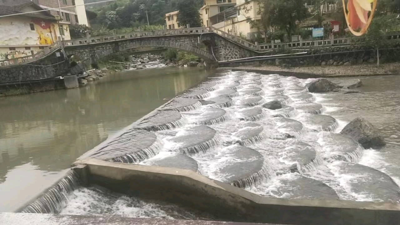 【中国爱情诗社】在线诗人张洪光老师新作:《南江之吻》——【中华诗词】征稿——都市头条(图7)