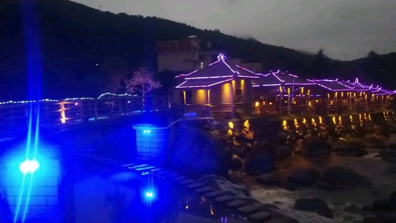 【中国爱情诗社】在线诗人张洪光老师新作:《南江之吻》——【中华诗词】征稿——都市头条(图5)