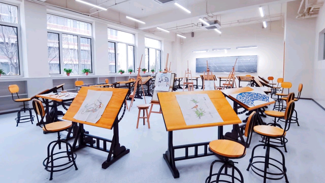 “太原市扬帆职业高级中学”，将为同学们打造职普融通、奔向“985”“211”的新高地（图9）
