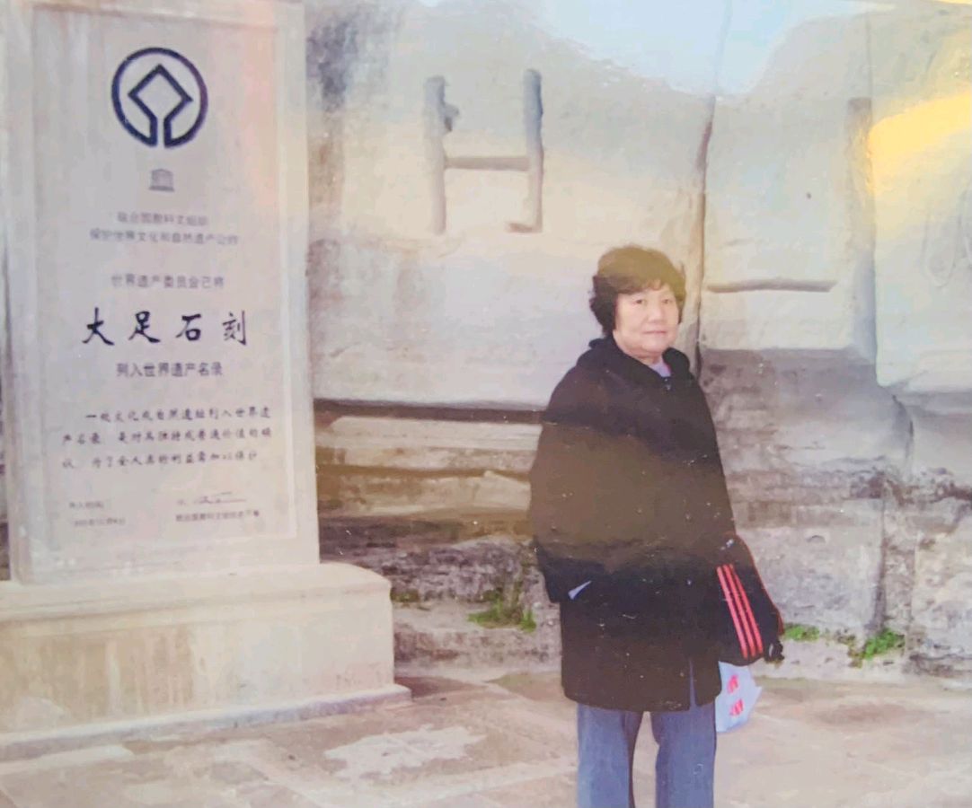 特邀🇨🇳（华夏诗词文学社）在线签约优秀诗人/王巨英（重庆诗集锦）主播/细细的雨🇨🇳京港澳头条（图9）