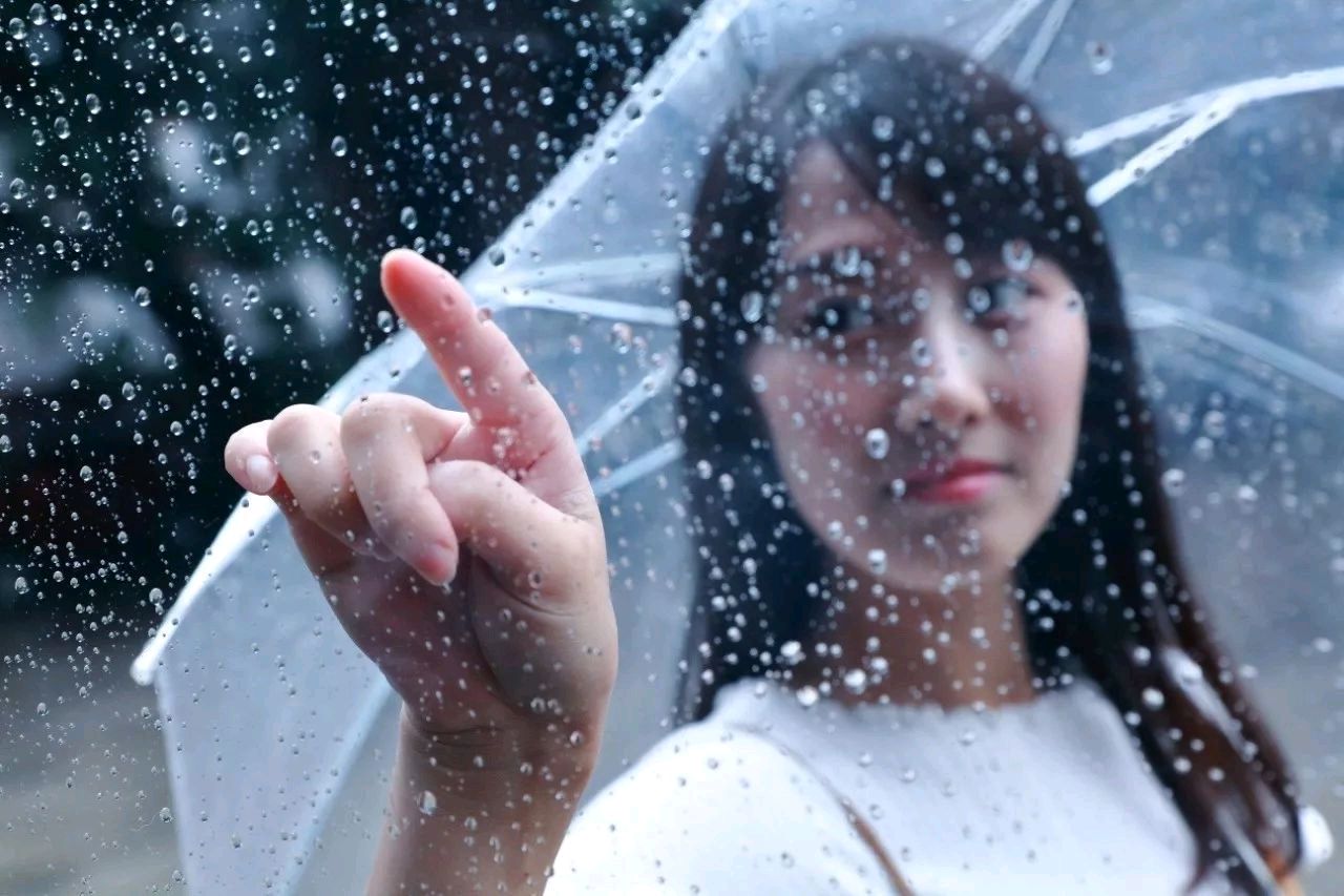 《雨夜欢聚》作者:狄安娜【主播:知语】【桃源国际诗歌集团】用声音传递温暖以诵读致敬人生♬（图6）