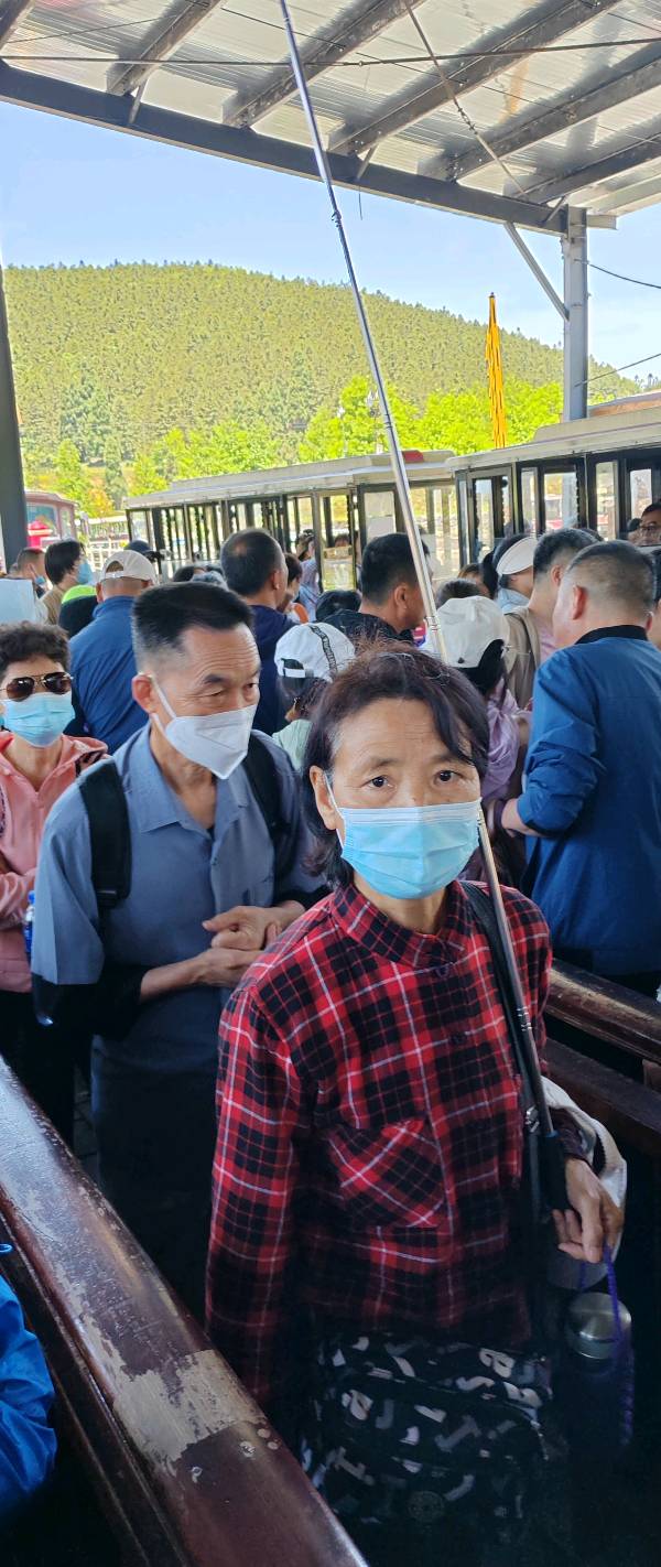 【旅游天地•重庆武隆】诗词二首：七律•观赏仙女山大草原*词：游仙女山草原*作者：张富贵＿北京头条发！（图43）