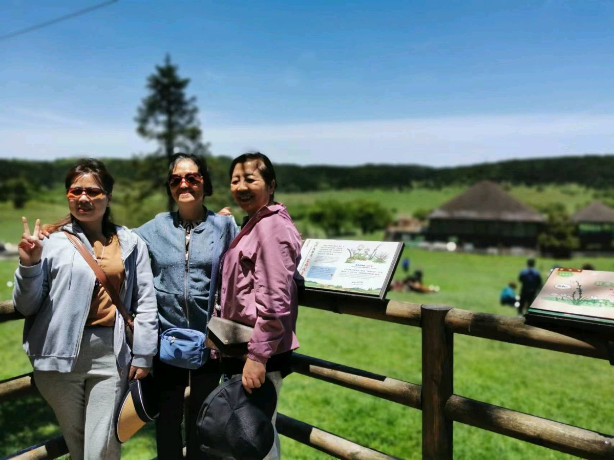 【旅游天地•重庆武隆】诗词二首：七律•观赏仙女山大草原*词：游仙女山草原*作者：张富贵＿北京头条发！（图44）