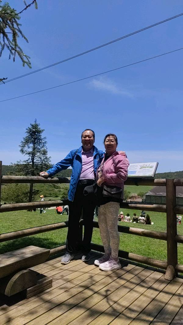 【旅游天地•重庆武隆】诗词二首：七律•观赏仙女山大草原*词：游仙女山草原*作者：张富贵＿北京头条发！（图46）