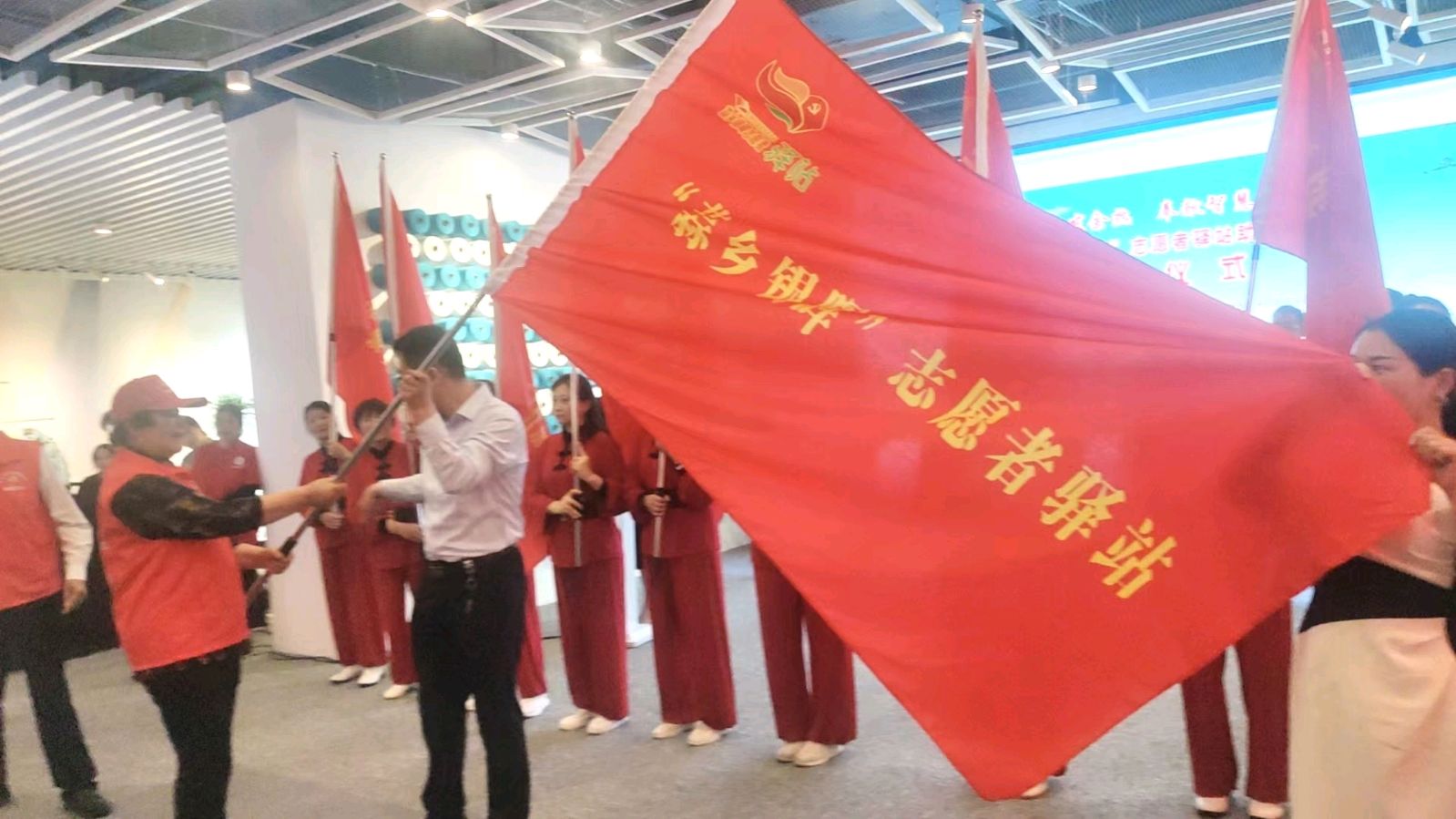 临海镇“蒜乡银晖”志愿者驿站助力乡村振兴启动仪式（图3）