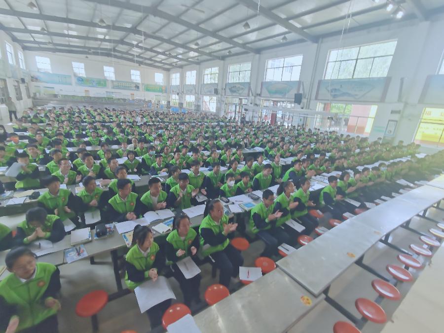 小老师马雨萱:我当小老师,为500余名师生上课(图2)