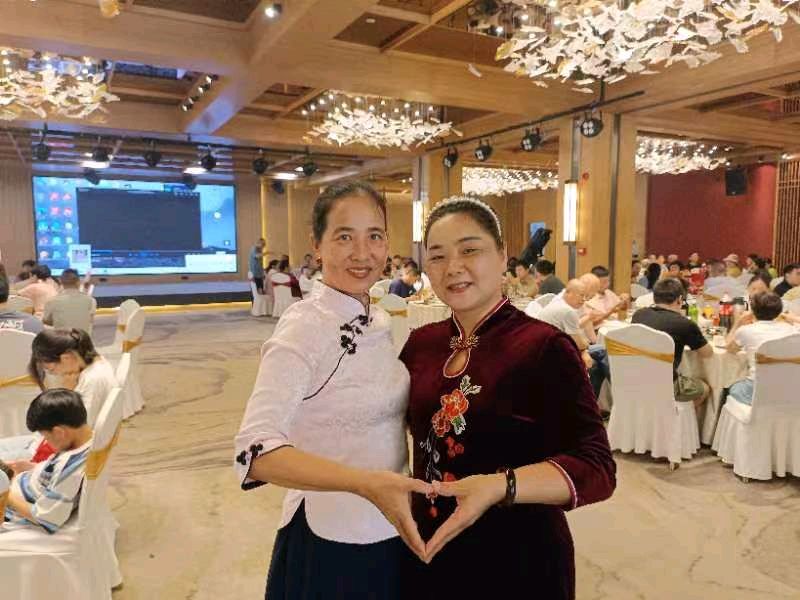 《知畅喜结良缘 兄弟姐妹情深 ——贺王知畅和陈洁新婚快乐！》4633期【新京都文艺】（图8）