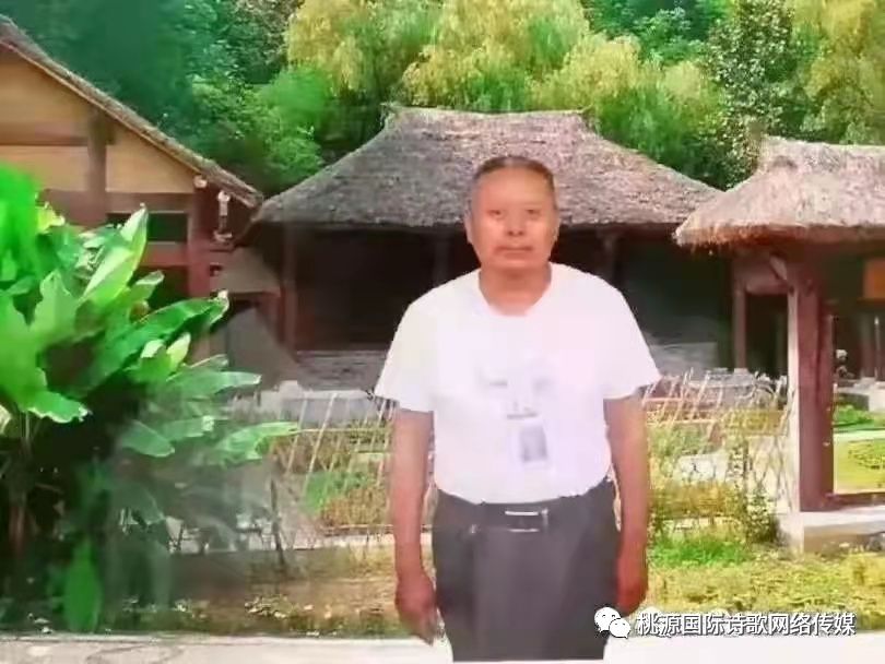《爱在天地间》作者:戴晓波【主播:芳草青青】【桃源国际诗歌集团】用声音传递温暖以诵读致敬人生♬（图9）