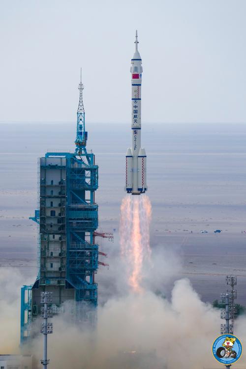 七律 祝贺神舟十六号发射成功 作者：杨振国 京津沪头条