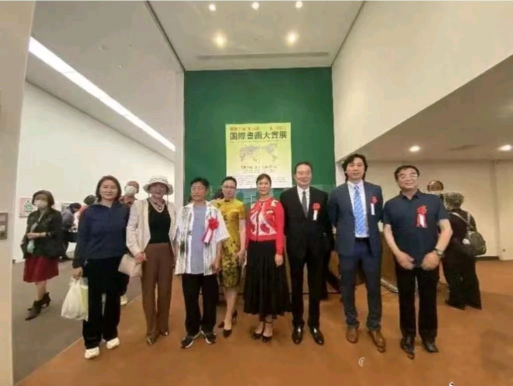 艺术家徐楠(Naomi)首次日本《东京都美术馆》个人画展中出展的原创“元宇宙”系列油画作品吸睛无数(图10)