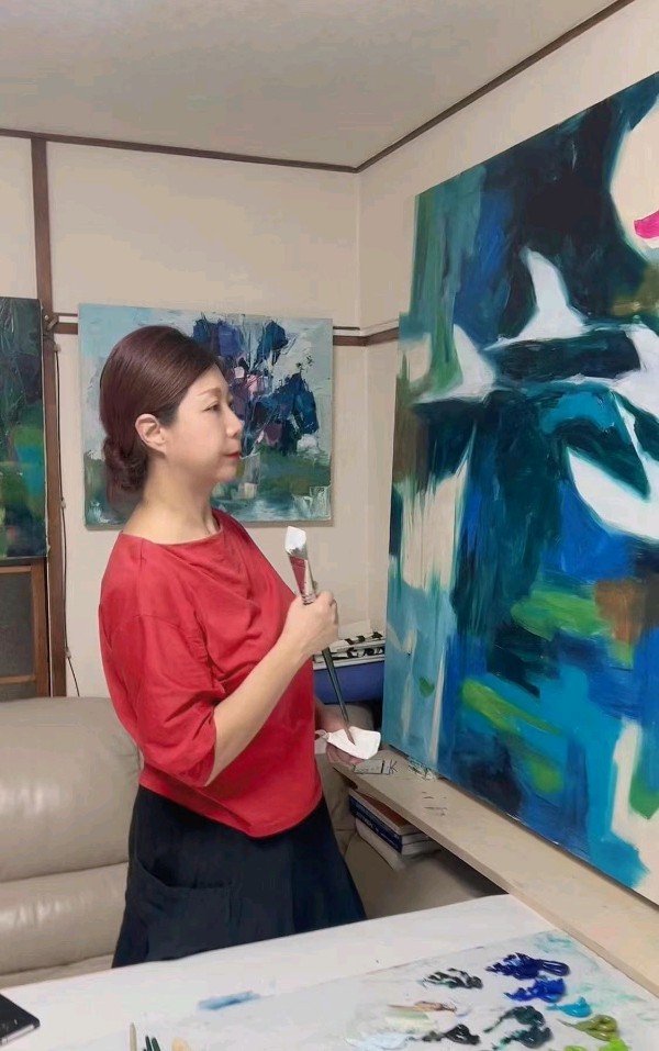 艺术家徐楠(Naomi)首次日本《东京都美术馆》个人画展中出展的原创“元宇宙”系列油画作品吸睛无数(图13)
