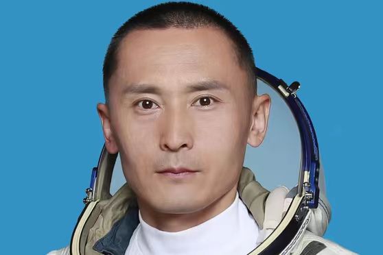航天英雄系列之一 作者 赵凤永〔北京〕【冰心文化传媒】（图20）