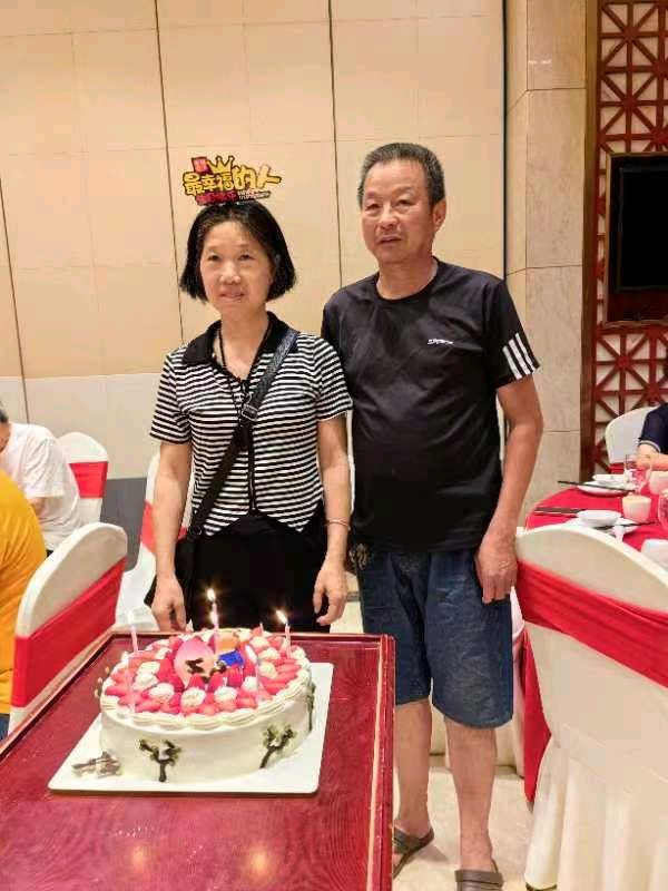 作者:唐江丽《热烈祝贺唐尚仁女士六十岁生日快乐!幸福美满!》4710期【新京都文艺】(图2)