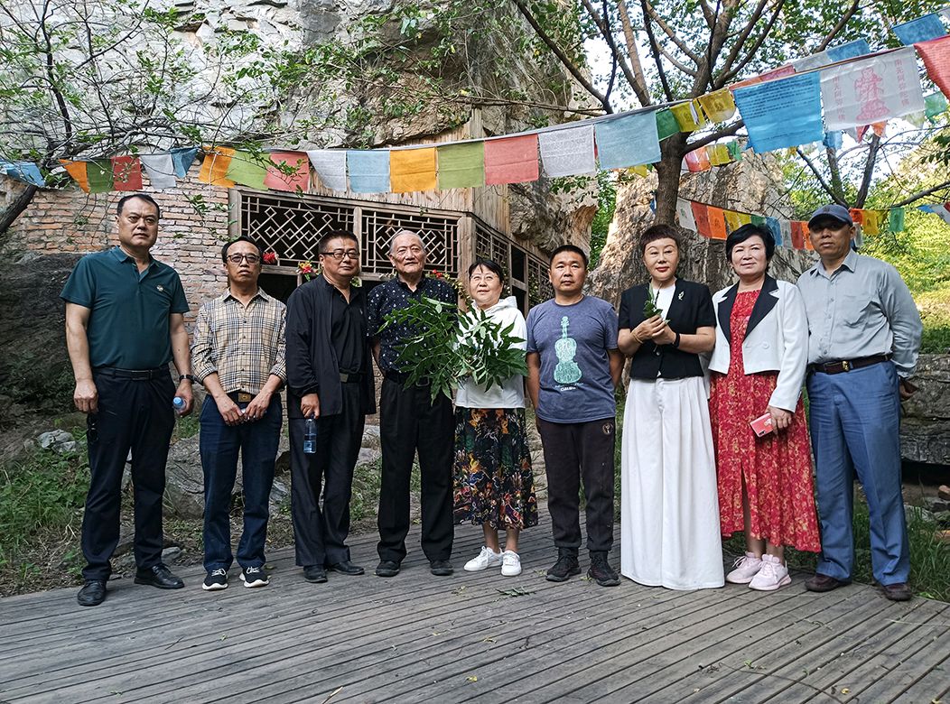 马全增一行到北京上方山叶天士药谷黄精基地调研