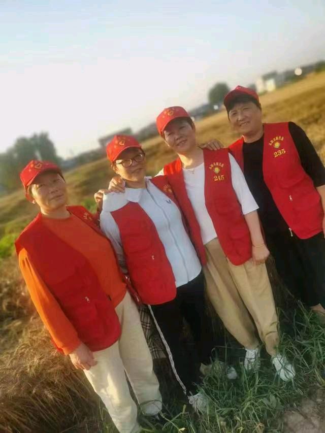 【中国新闻诗文网】界首市光武镇明珠团队志愿者助力麦收防火宣传和收割（图8）