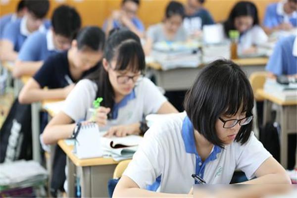 请欣赏实力派诗人:李桂兰老师佳作(藏头诗)《祝高考学子金榜题名》（图6）