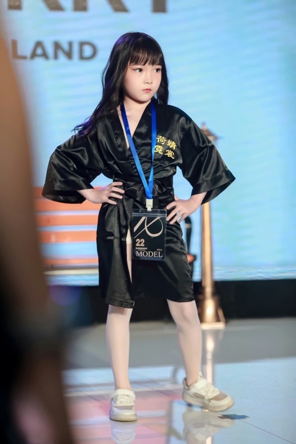 贾林果受邀参加2023年“荷蜻霓裳”&“FASHION IDOL”(图3)