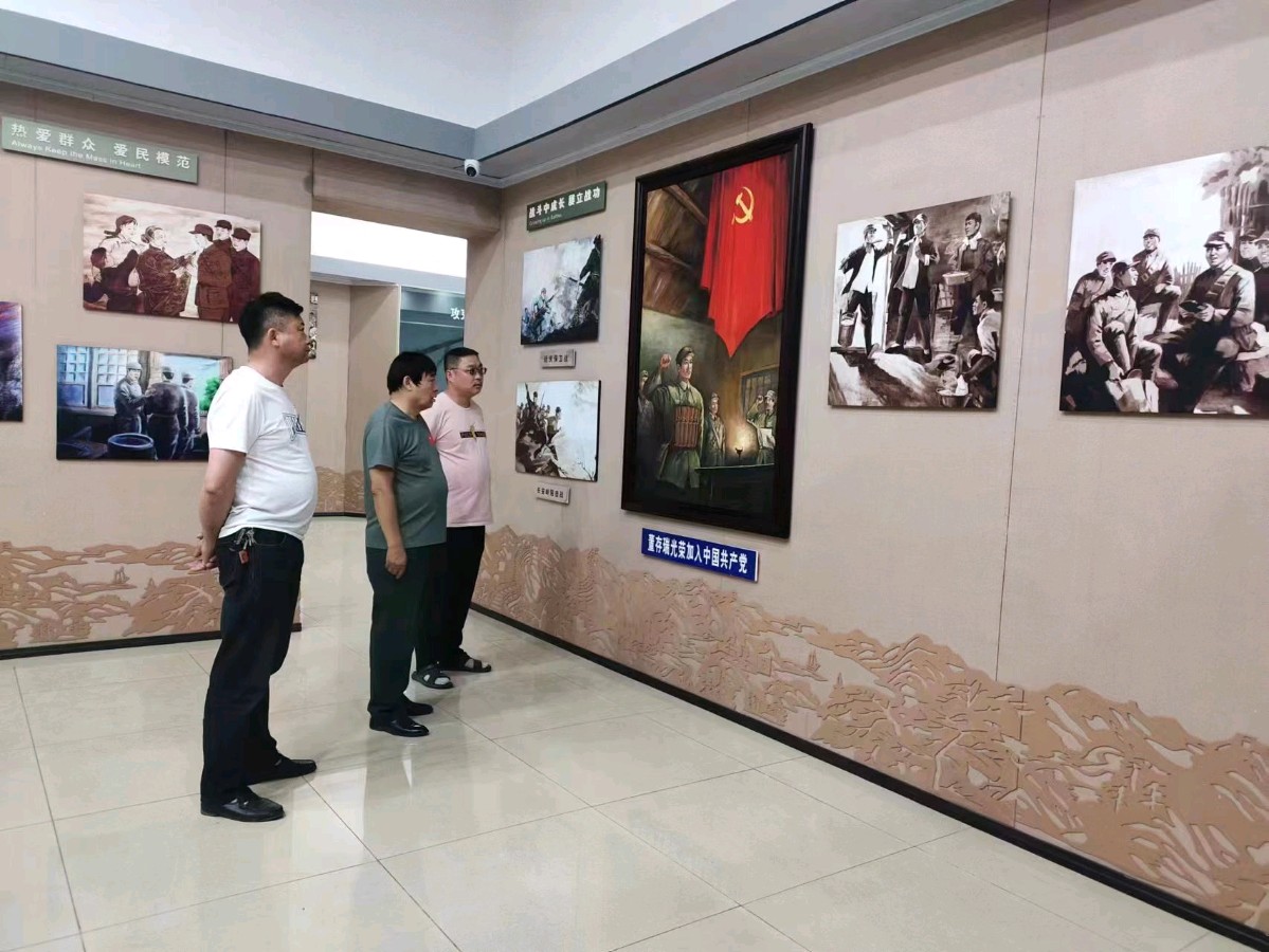 红色文化形象大使高建国与红色文化志愿者来董存瑞纪念馆参观学习(图4)
