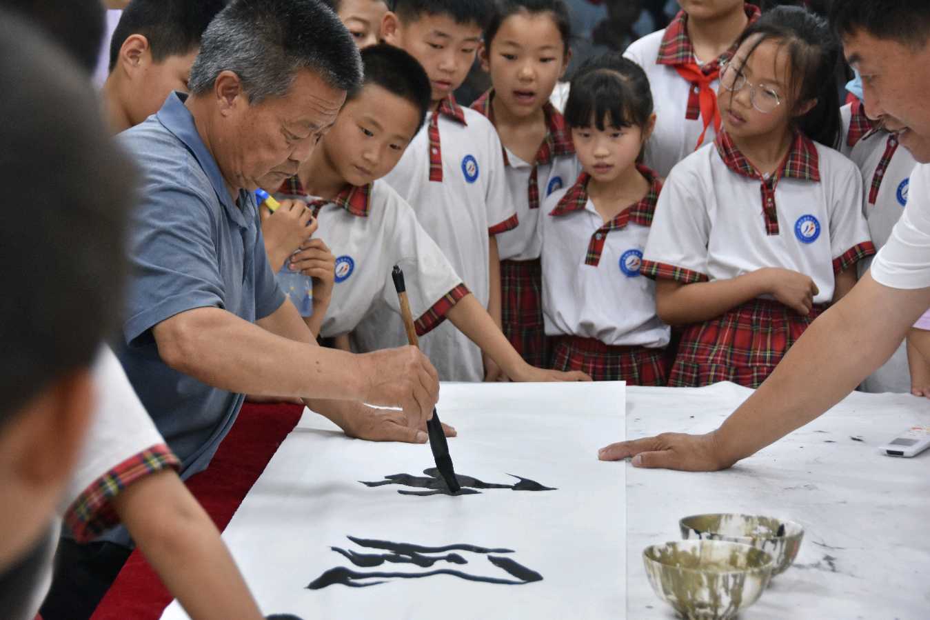 盐湖区金井乡庆“七一”书法展暨书法进校园活动(图9)
