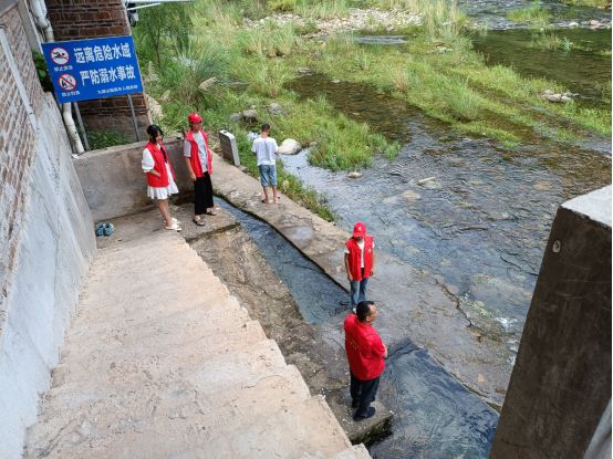 作者:崔湘贵、唐龙、李松军《湖南:宁远县九龙村防溺水宣传活动》5101期【新京都文艺】(图3)