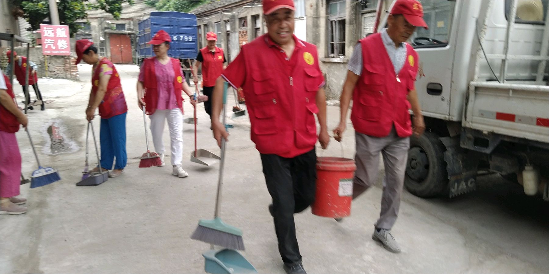 志愿助力厂区安全环保大检查