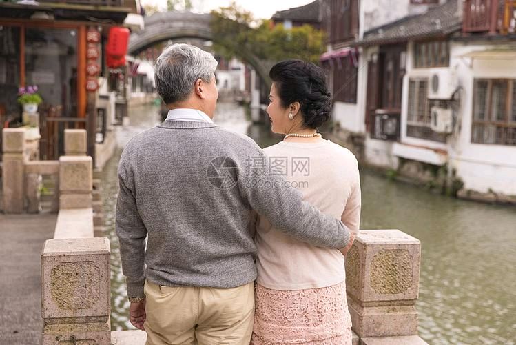 《教我如何才能忘掉你》作者:王佐臣‖主播:知语【桃源国际诗歌】用声音传递温暖以诵读致敬人生♬（图8）