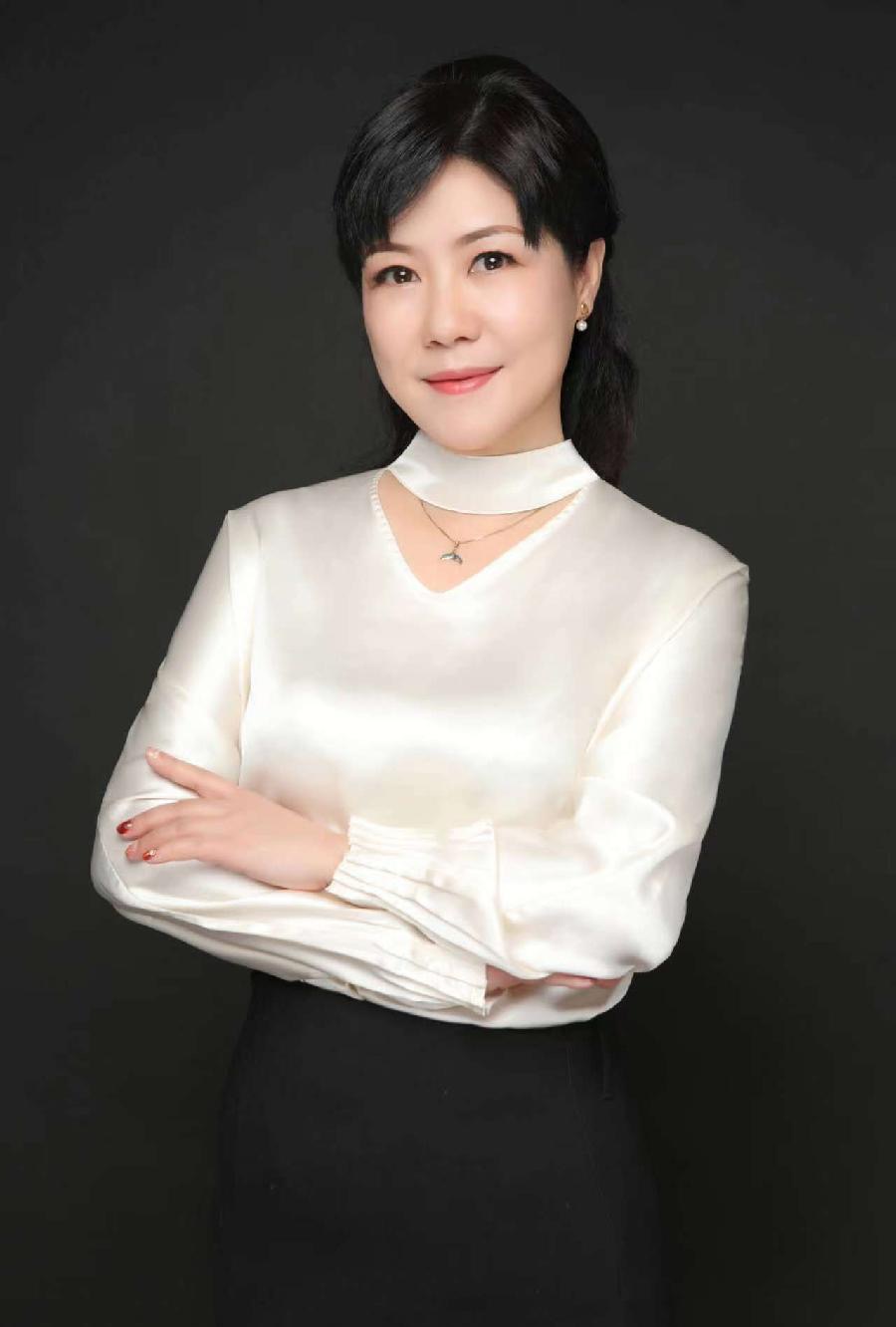 静月晴美倾情演绎抒情女高音潘幽燕教授的精品佳作｜我愿是夏季里的一朵苘｜海外头条（图6）