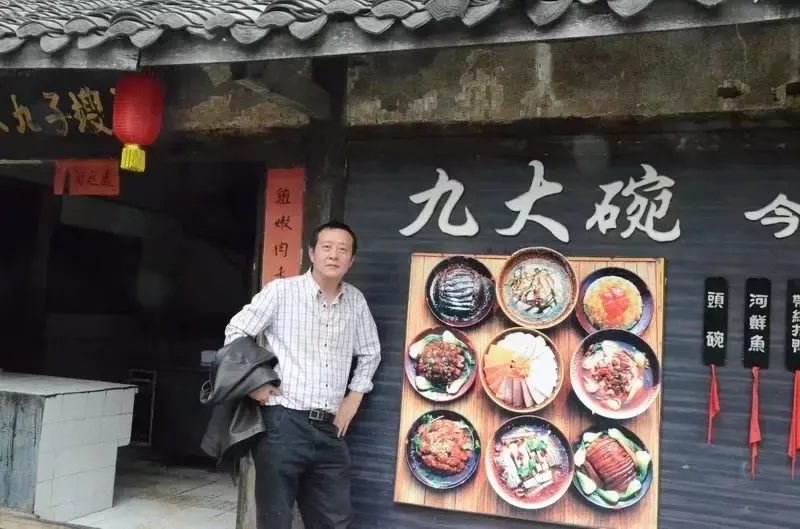 长明朗诵边塞战士诗人作品《午夜一个士兵的爱情》(图3)