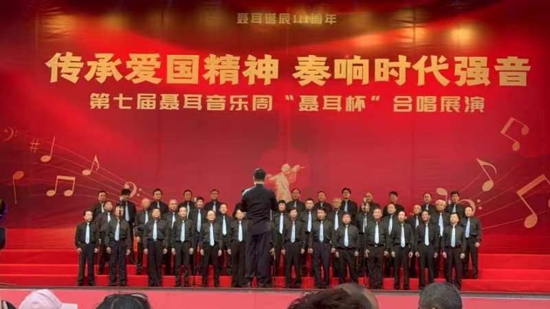 《同桌的你》在玉溪引起轰动,作者周智敏