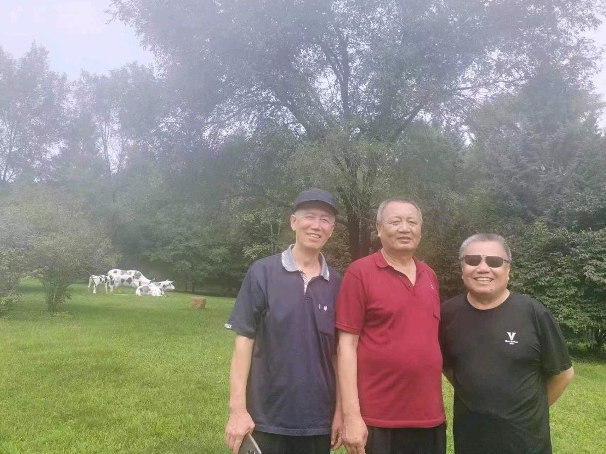 【中国长江文学社】《八一五班毕业四十年抒怀》作者战文山/诵读秀丽/制作宋梅【第6084期】（图5）