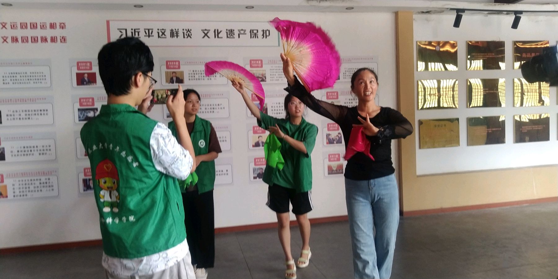 传花鼓灯艺术 习承非遗文化（图6）