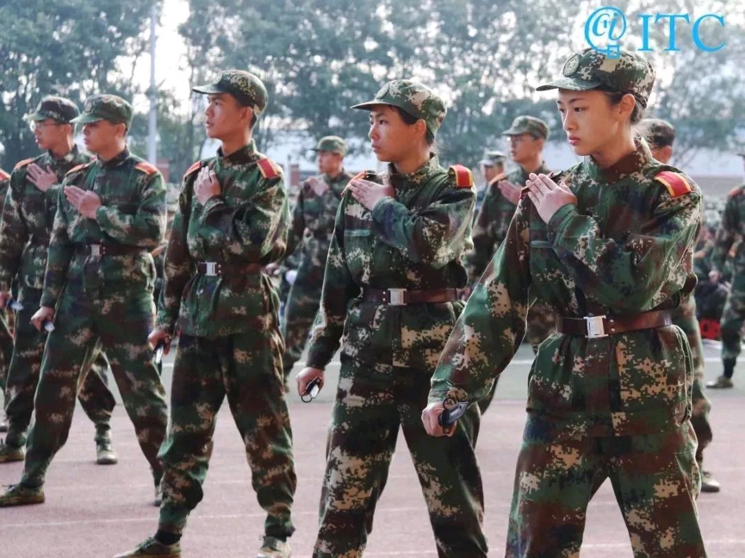 请欣赏六位金牌主播为您演绎李绵玉老师的作品《老战友你还好么》编辑/海纳百川【中国长江文学社】有声文学平台【第6108期】（图5）