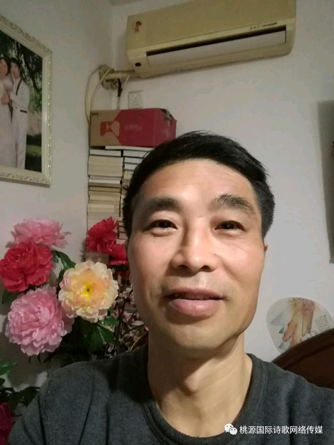 《罂粟花的道白》作者:雨蒸【主播:知语】【桃源国际诗歌】用声音传递温暖以诵读致敬人生♬（图10）