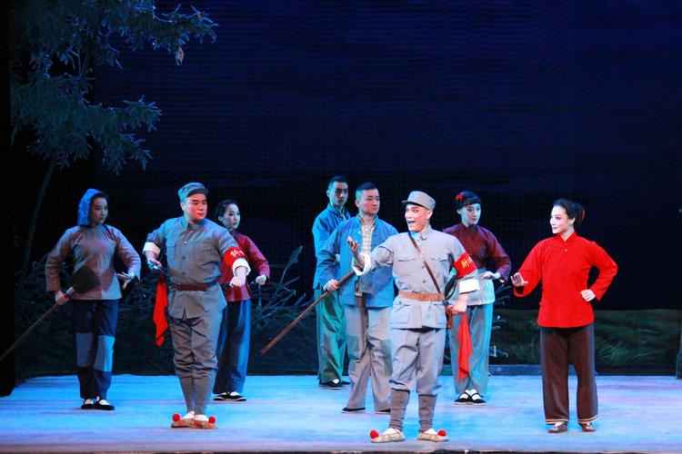 【明月吟秋作品专栏】七律·观京剧《沙家浜》智斗康宗生(图7)