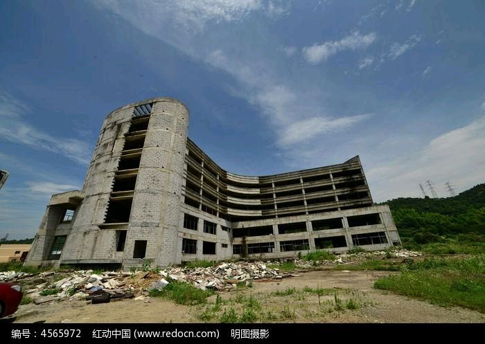 《城市的烂尾楼》作者:刘汉兴‖主播:吴涵伟【中国现代诗歌文化传媒】徜徉诗的海洋，聆听天籁之声（图6）