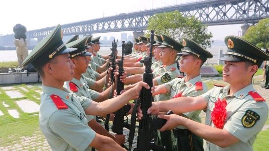 【八一专辑】请欣赏岁月静好 海纳百川两位主播倾情诵读李振和老师的作品《当兵无悔》诵读/岁月静好 海纳百川 编辑/海纳百川【第6135期】（图11）