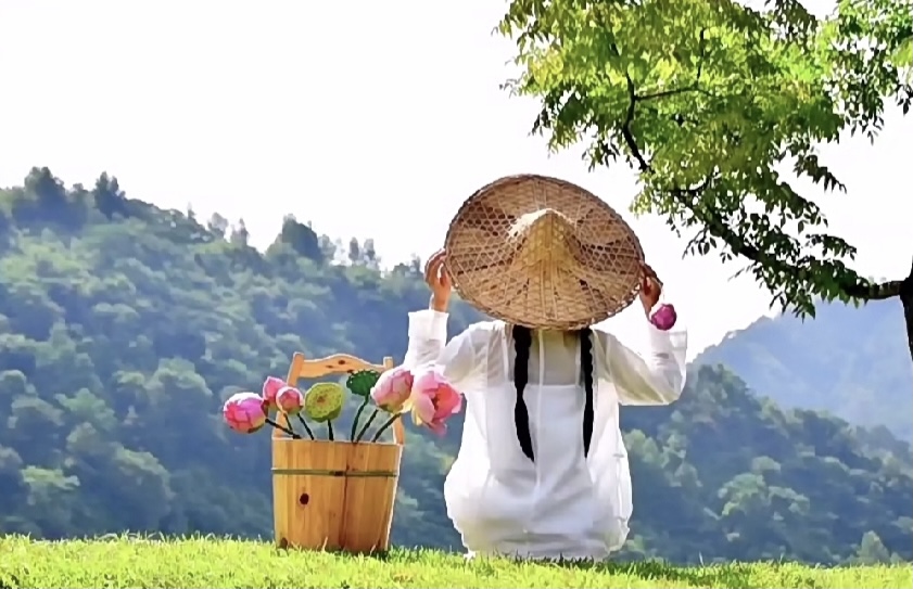 【新诗大观】摆脱内耗(外一首)||文/盈盈一水间(图4)