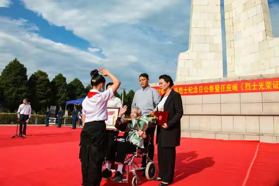 不忘革命先烈丰功伟绩 仓头乡政府看望烈士任应岐将军的女儿(图6)