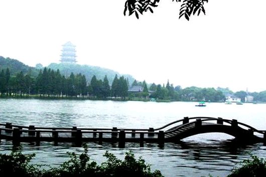 请欣赏四位金牌主播为您诵读发现未来老师的《组诗十二首》编辑//海纳百川【中国长江文学社】第6168期（图8）