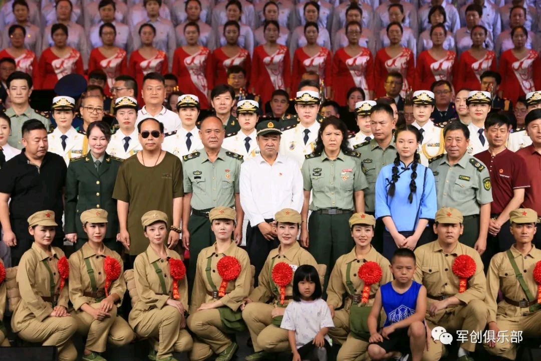 “红歌颂八一，热血铸军魂”庆祝建军周年96周年暨中国老兵文工团成立一周年晚会在河北省石家庄落下帷幕（图40）