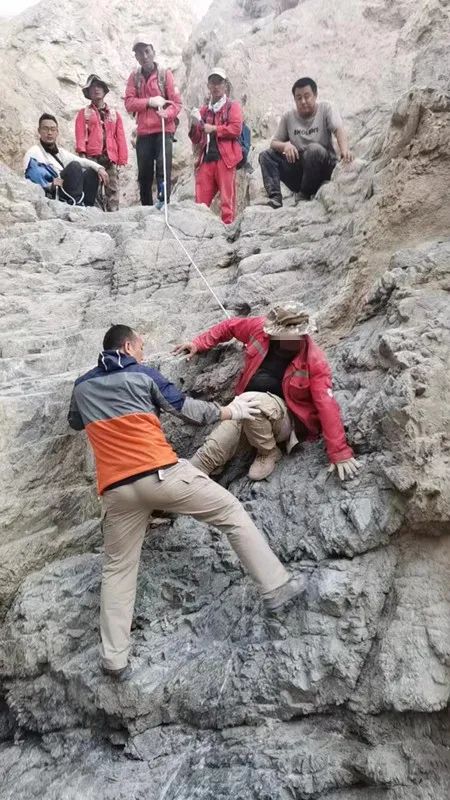 阿尔金山无人区上演一场生死营救……