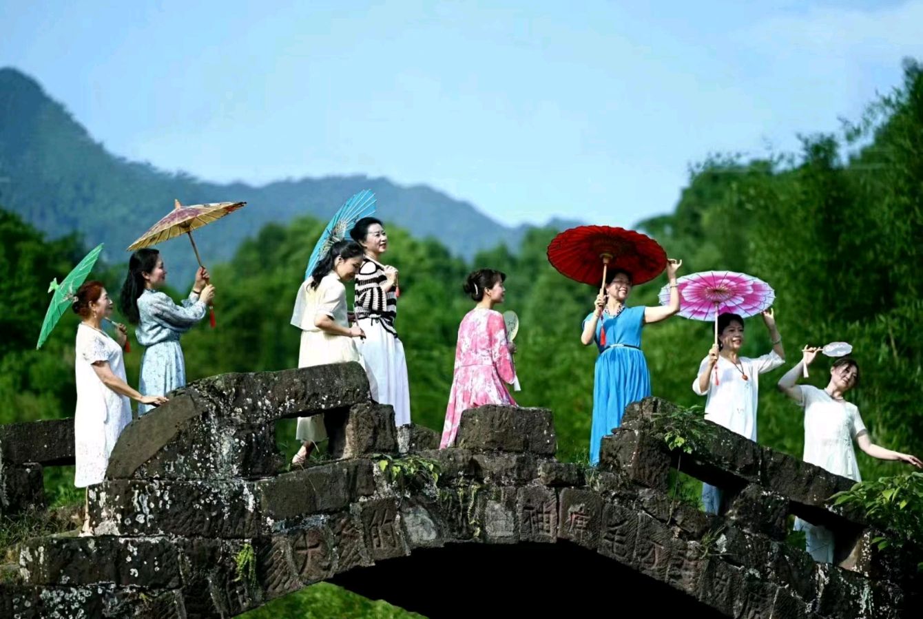 《云朵下的龙凤镇》——西海情歌（四川泸州）（图26）