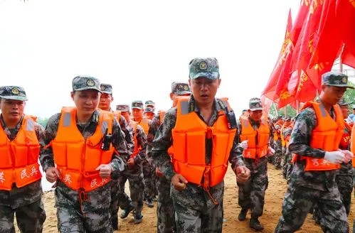 弘华朗诵【赞抗洪子弟兵】作者/王胜利（图6）