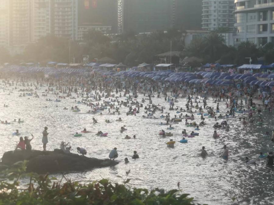 【三伏银滩人海】文／磊怀（图4）